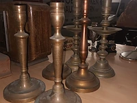 Lot 23 - koperen kandelaars. 6 stuks - afbeelding 2 van  3