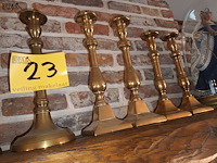 Lot 23 - koperen kandelaars. 8 stuks - afbeelding 4 van  4