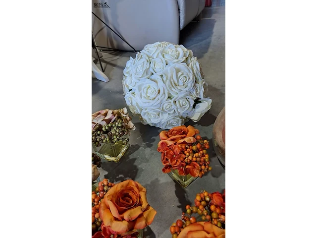 Lot 23 - kunstbloemen voor binnen of buiten - 12 stuks - afbeelding 4 van  4