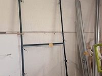 Lot 23 - metalen spandoekframe - afbeelding 1 van  2