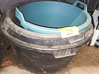 Lot 23 - mortelkuip. 3 stuks - afbeelding 2 van  2