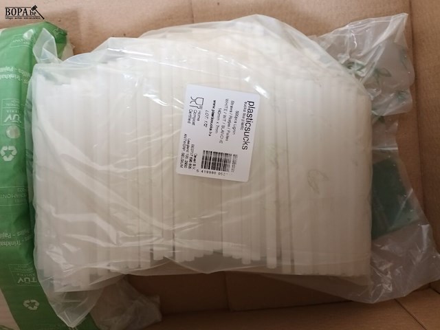 Lot 23 - plastieken rietjes. 2 dozen - afbeelding 4 van  4