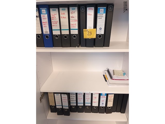 Lot 23 - ringmappen - afbeelding 2 van  2