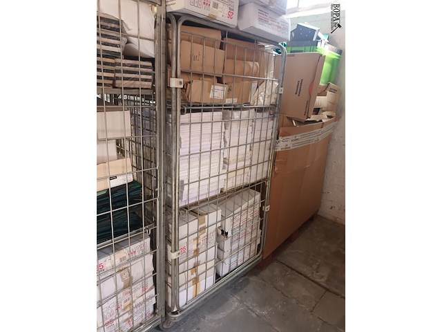 Lot 23 - rolcontainer - afbeelding 1 van  3