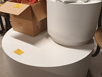 Lot 23 - ronde presentatieblokken. 2 stuks