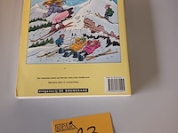 Lot 23 - rooie oortjes mix - afbeelding 5 van  5