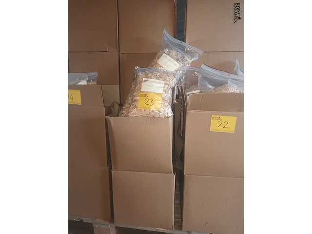 Lot 23 - rookhout snippers esdoorn 1 kg. 21 stuks - afbeelding 1 van  3