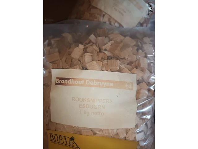 Lot 23 - rookhout snippers esdoorn 1 kg. 21 stuks - afbeelding 2 van  3