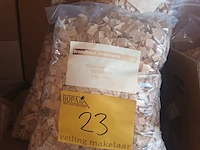 Lot 23 - rookhout snippers esdoorn 1 kg. 21 stuks - afbeelding 3 van  3