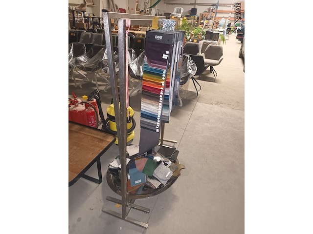 Lot 23 - rvs kledingrekken en stoffering stalen - afbeelding 2 van  4