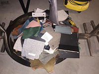 Lot 23 - rvs kledingrekken en stoffering stalen - afbeelding 3 van  4