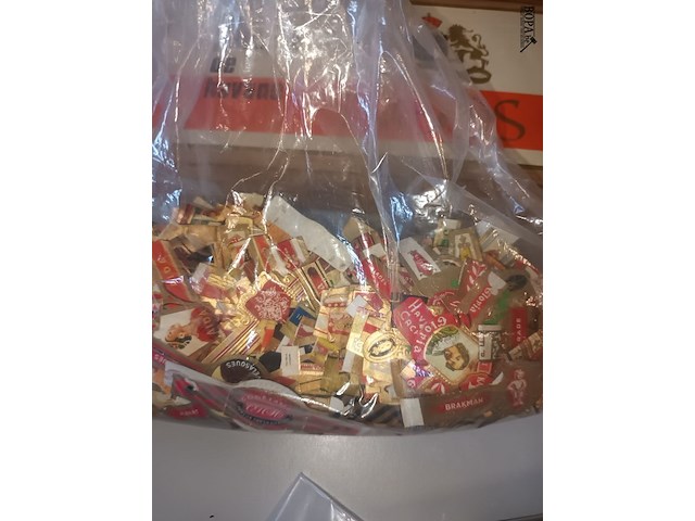 Lot 23 - sigarenbandjes, 5 dozen, 4 zakjes - afbeelding 6 van  10