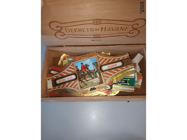 Lot 23 - sigarenbandjes, 5 dozen, 4 zakjes - afbeelding 7 van  10