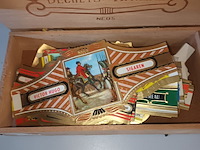 Lot 23 - sigarenbandjes, 5 dozen, 4 zakjes - afbeelding 7 van  10