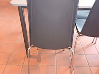 Lot 23 - stoelen. 32 stuks - afbeelding 2 van  3