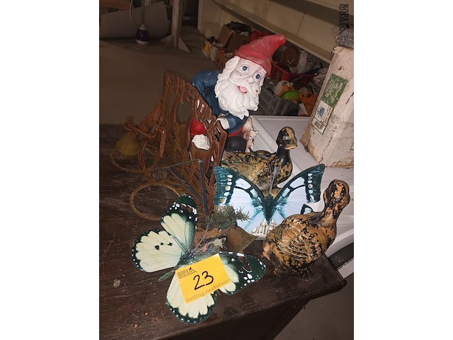 Lot 23 - tuindecoratie. 12 stuks - afbeelding 1 van  5