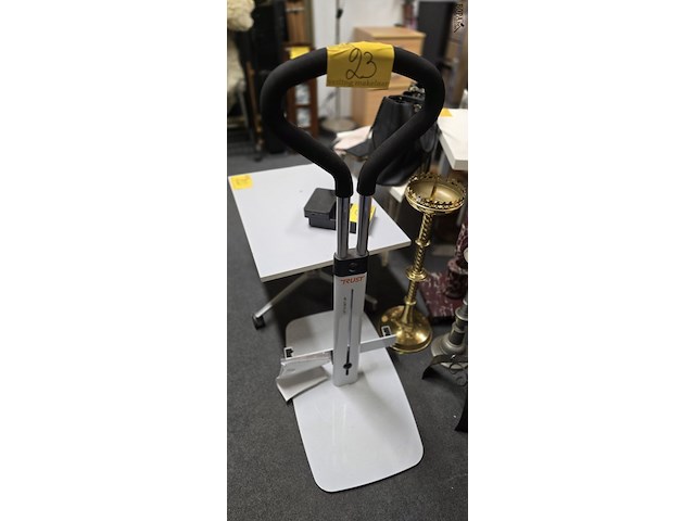 Lot 23 - uit bed hulp - afbeelding 1 van  4