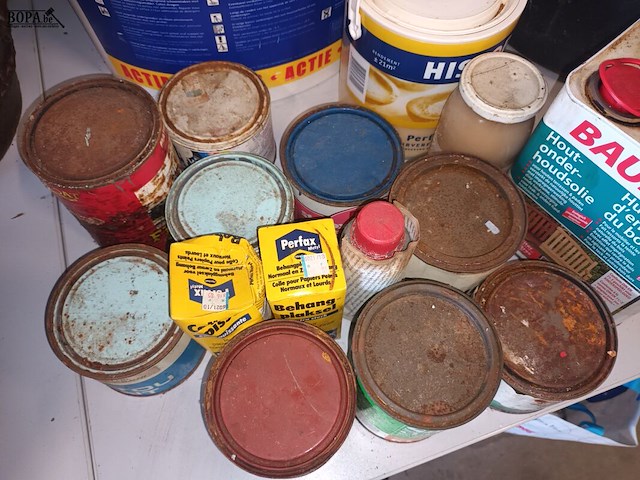 Lot 23 - verf en lijm. 16 stuks - afbeelding 4 van  4