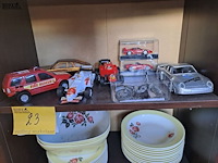 Lot 23 - vintage modelwagens oa. porsche 959 en koper model
