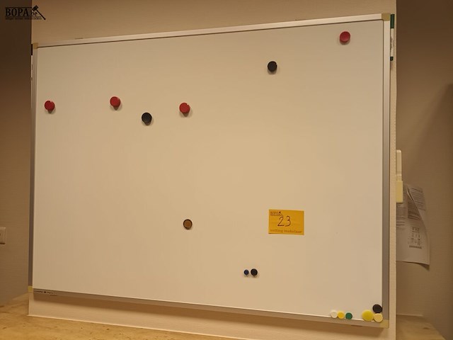 Lot 23 - whiteboard - afbeelding 1 van  2