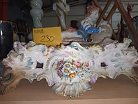 Lot 230 - antiek porseleinen beeld - afbeelding 2 van  5