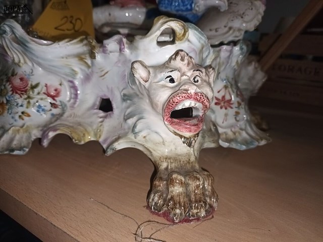 Lot 230 - antiek porseleinen beeld - afbeelding 4 van  5