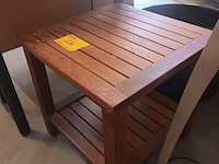 Lot 230 - bijzettafel in teak - afbeelding 2 van  2