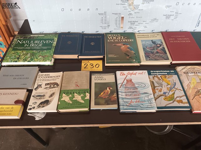Lot 230 - boeken over vogels en dieren. 17 stuks - afbeelding 1 van  5