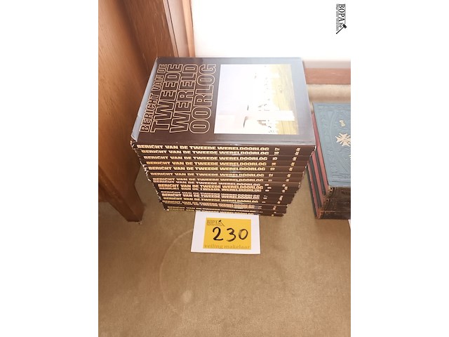 Lot 230 - boekenreeks wo ii - afbeelding 1 van  3