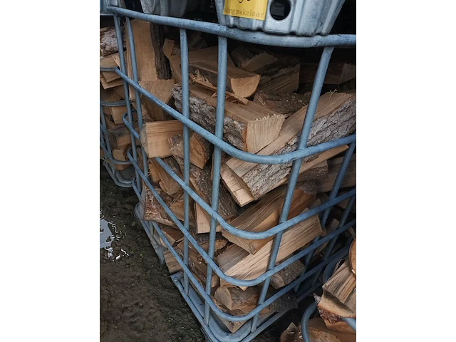 Lot 230 - metalen kooi met brandhout. 4 stuks - afbeelding 2 van  5