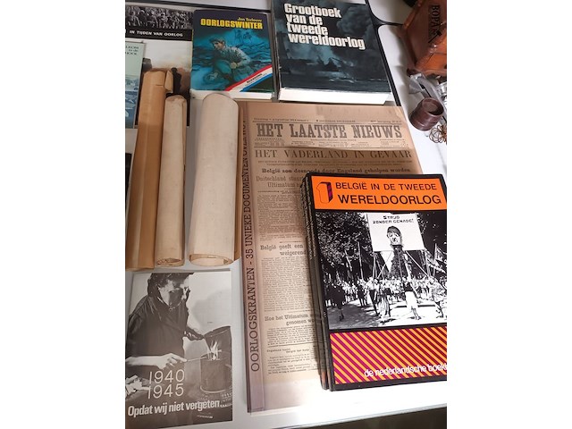 Lot 230 - militaria. 33 stuks - afbeelding 6 van  8