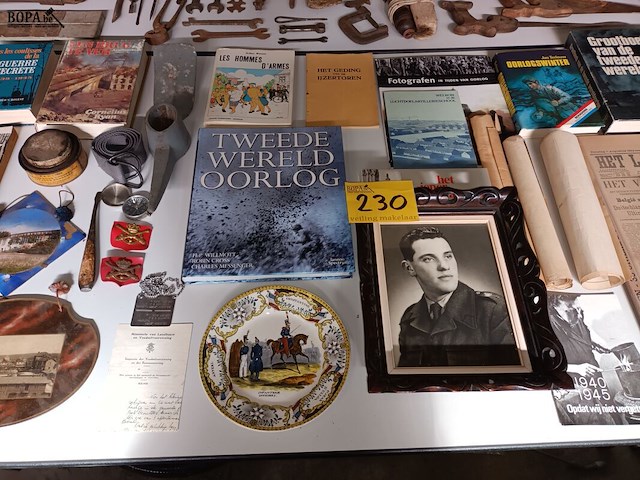 Lot 230 - militaria. 33 stuks - afbeelding 8 van  8