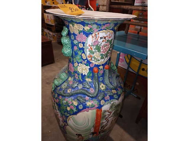 Lot 230 - oosterse vaas xxl - afbeelding 2 van  6