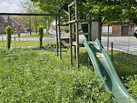 Lot 230 - tuinspeelset met schommel en glijbaan - afbeelding 1 van  3