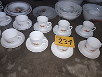 Lot 231 - arcopal servies. 52 stuks - afbeelding 3 van  4