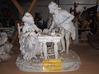 Lot 231 - beeld in porselein - afbeelding 1 van  5