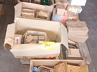 Lot 231 - bevestigingsmateriaal - afbeelding 1 van  7