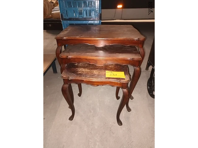 Lot 231 - bijzettafels - afbeelding 1 van  3