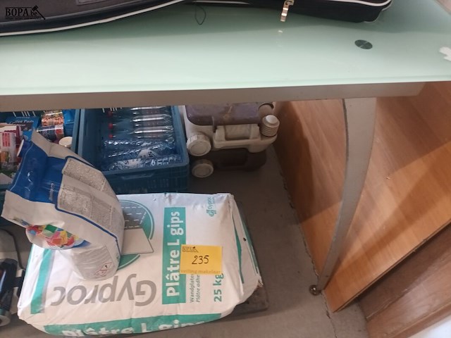 Lot 231 - hoge tafel met glazen blad - afbeelding 3 van  3