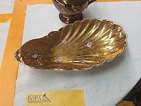 Lot 231 - limoges schaal en kannetje