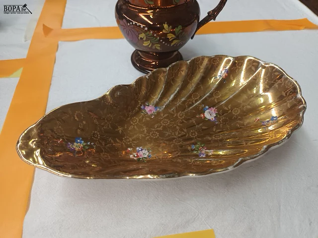 Lot 231 - limoges schaal en kannetje - afbeelding 2 van  5