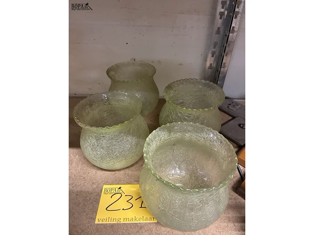 Lot 231 - retro glazen opzetstukken luster - 4 stuks - afbeelding 1 van  2