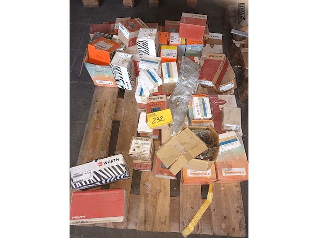 Lot 232 - bevestigingsmateriaal - afbeelding 1 van  4