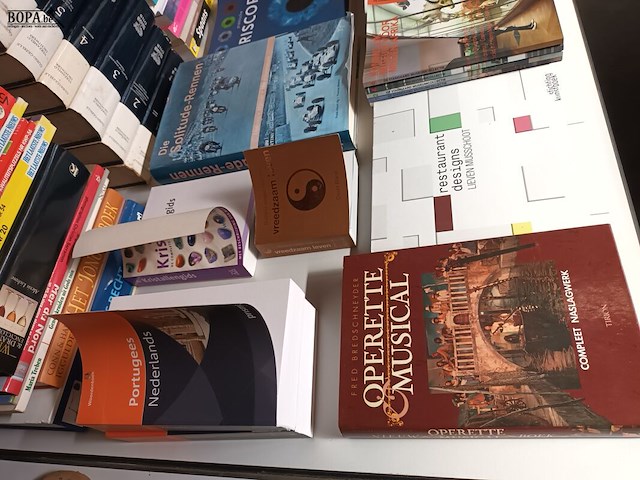 Lot 232 - boeken. 130 stuks - afbeelding 5 van  6