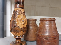 Lot 232 - decoratieve houten vazen, 3 stuks - afbeelding 1 van  1