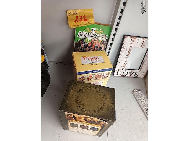 Lot 232 - dvd-verzamelboxen - 3 stuks - afbeelding 1 van  6
