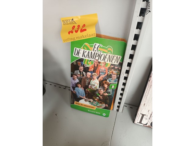 Lot 232 - dvd-verzamelboxen - 3 stuks - afbeelding 5 van  6