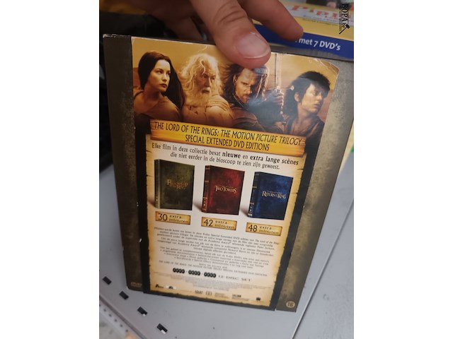 Lot 232 - dvd-verzamelboxen - 3 stuks - afbeelding 6 van  6