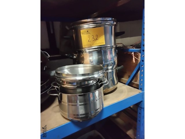 Lot 232 - lot kookpotten 5 stuks - diverse maten - afbeelding 1 van  1