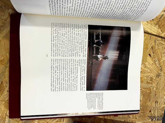Lot 232 - opera , tastbare emotie 2 delig boek - afbeelding 5 van  5